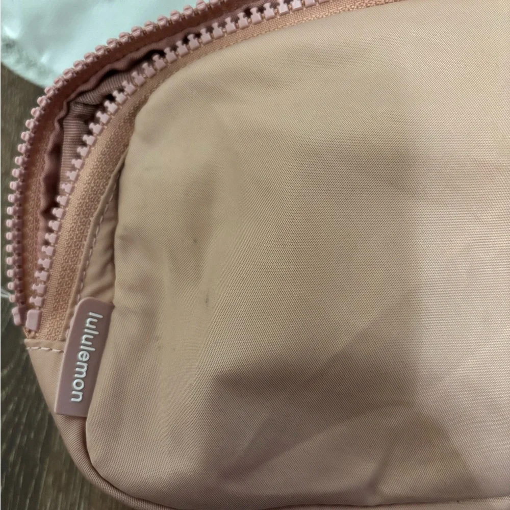 Lululemon Athletica Pink Belt Bag Includes Store Shopping Bag - Picture 4 of 4